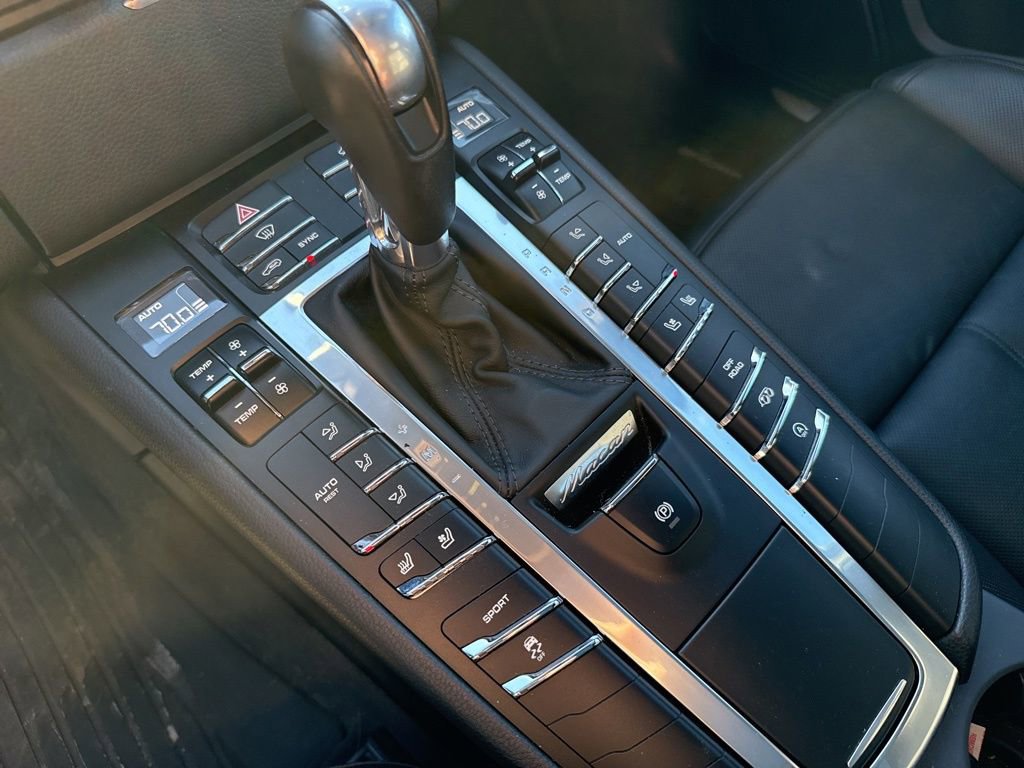 Used 2016 Porsche Macan S image 18