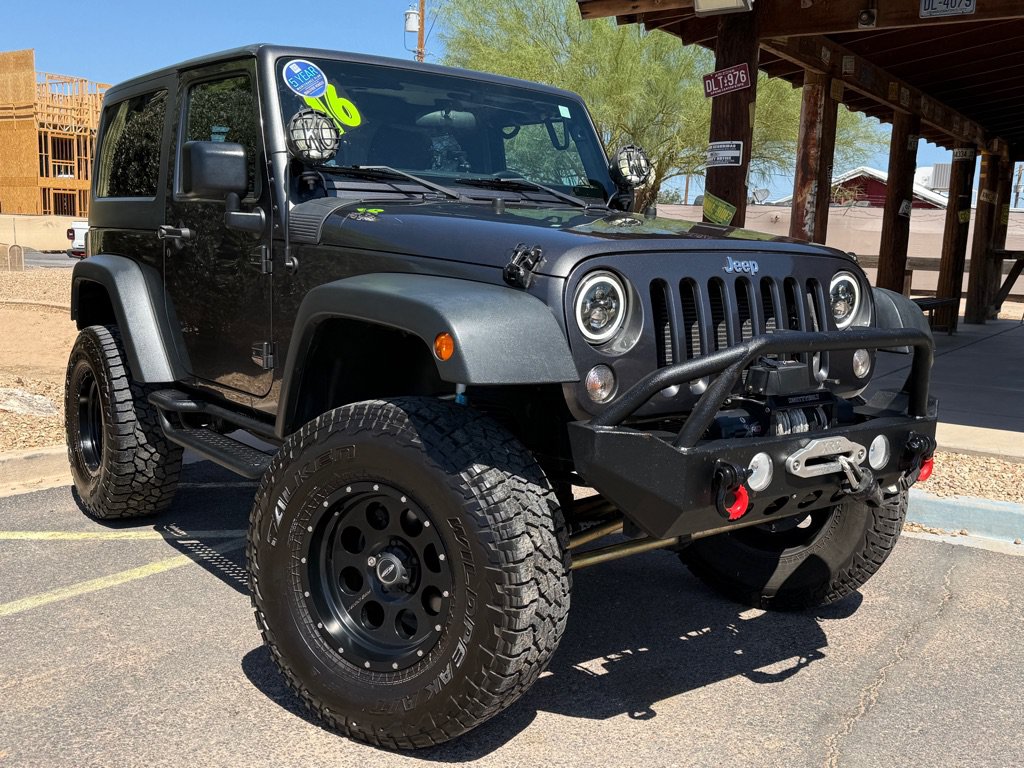 Used 2016 Jeep Wrangler Sport w/ Connectivity Group AWD/4WD image 3