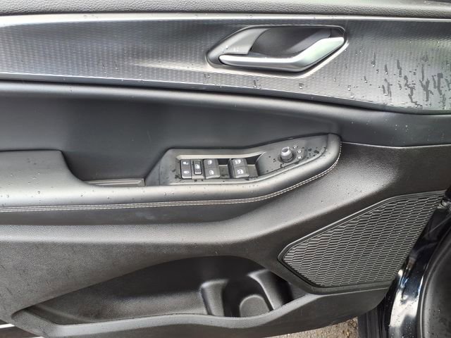 Used 2023 Jeep Grand Cherokee Altitude AWD/4WD image 19