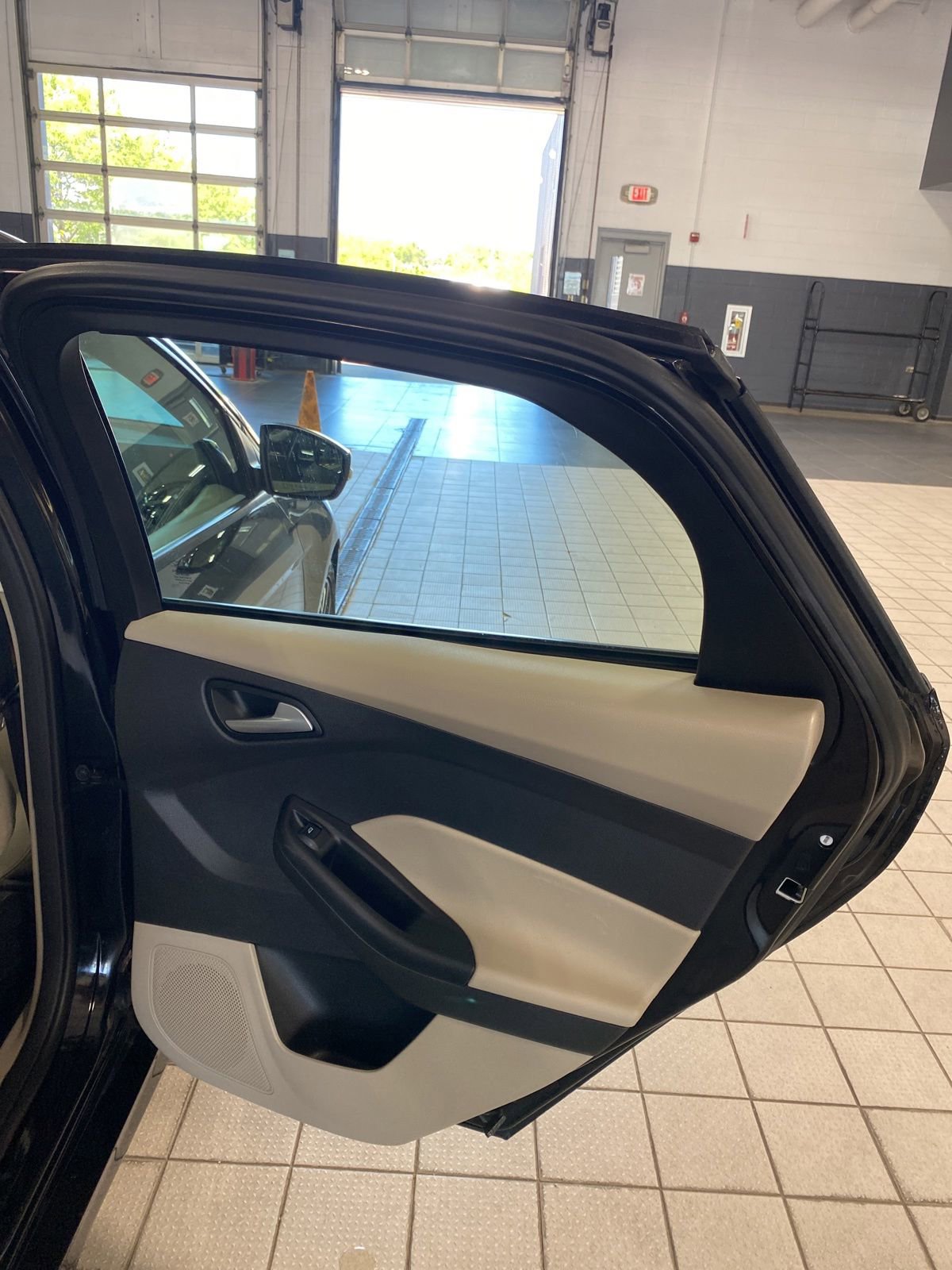 Used 2015 Ford Focus SE w/ SE Sport Package FWD image 22