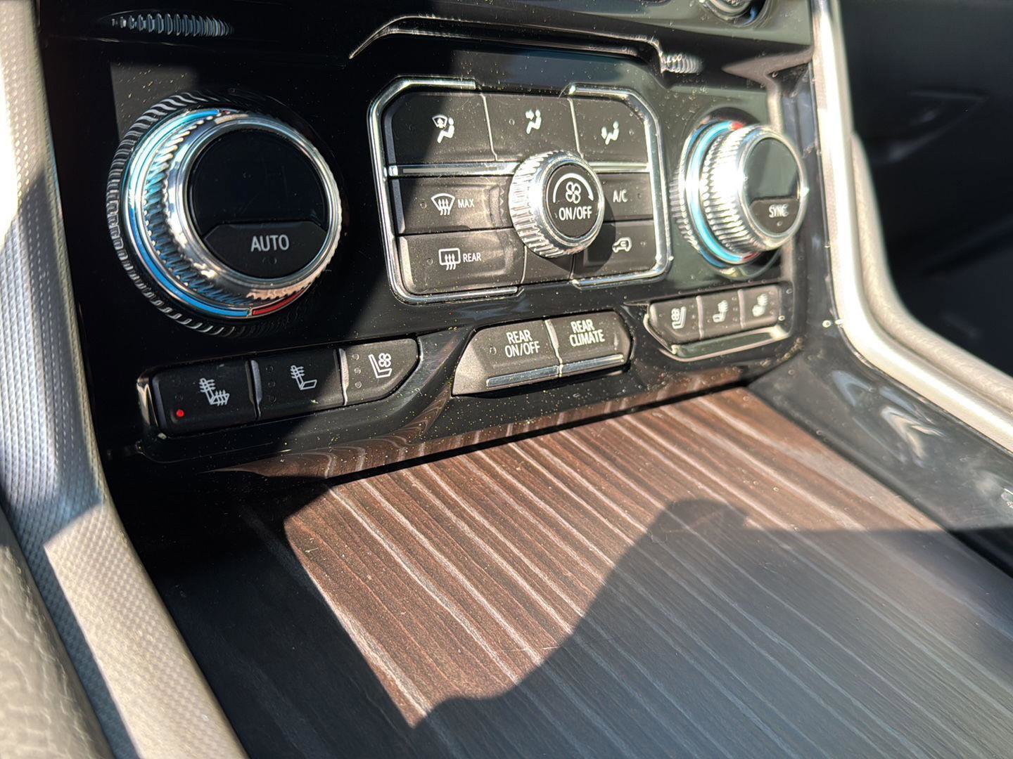 Used 2023 GMC Yukon Denali image 26