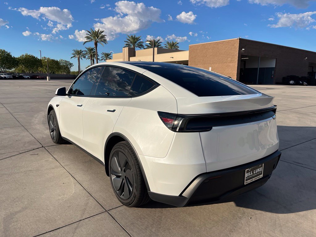 Used 2026 Tesla Model Y 2WD image 9