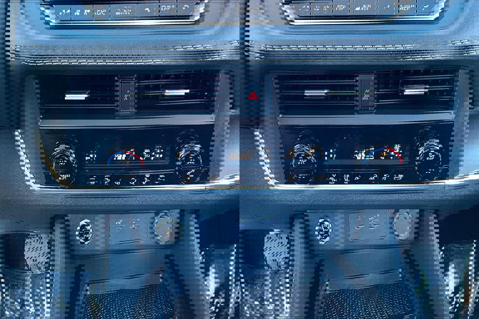 Used 2023 Nissan Rogue SV image 16