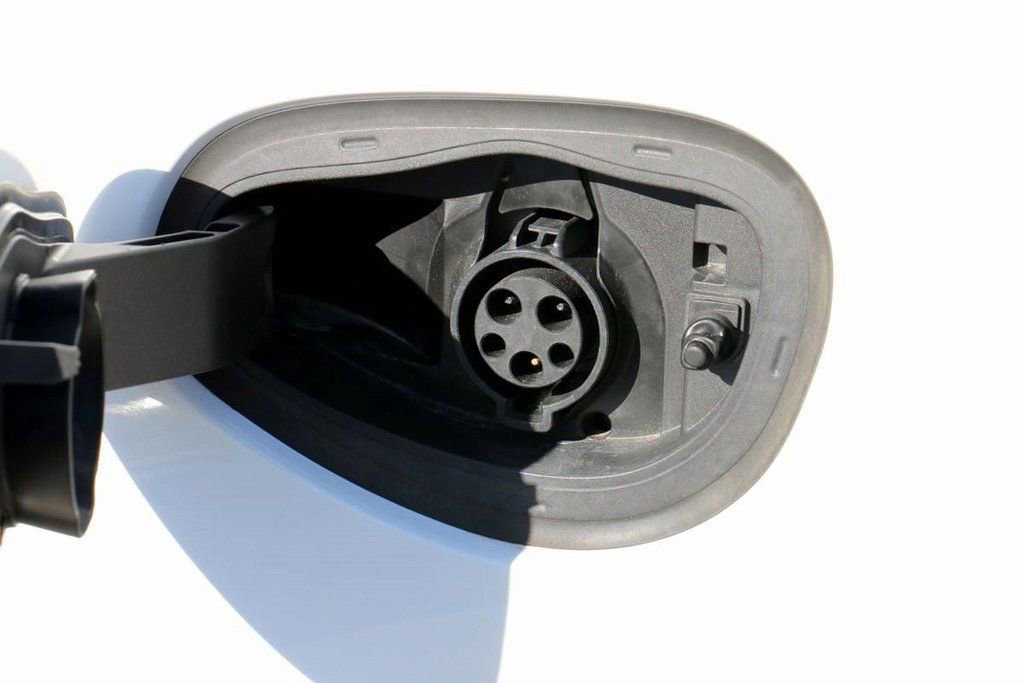 Used 2024 Chrysler Pacifica Select image 14