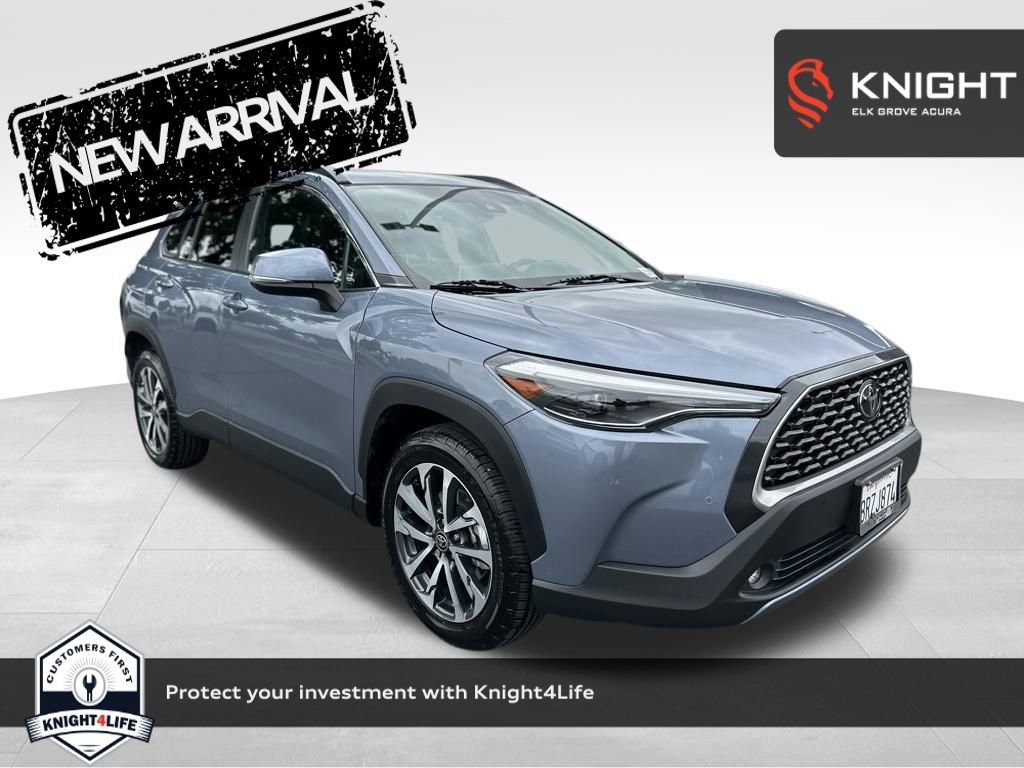 Used 2022 Toyota Corolla Cross XLE w/ Convenience Package FWD image 1