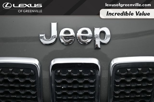Used 2019 Jeep Cherokee Latitude Plus w/ Comfort/Convenience Group FWD image 30