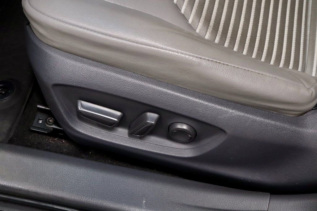 Used 2018 Toyota Camry SE image 24