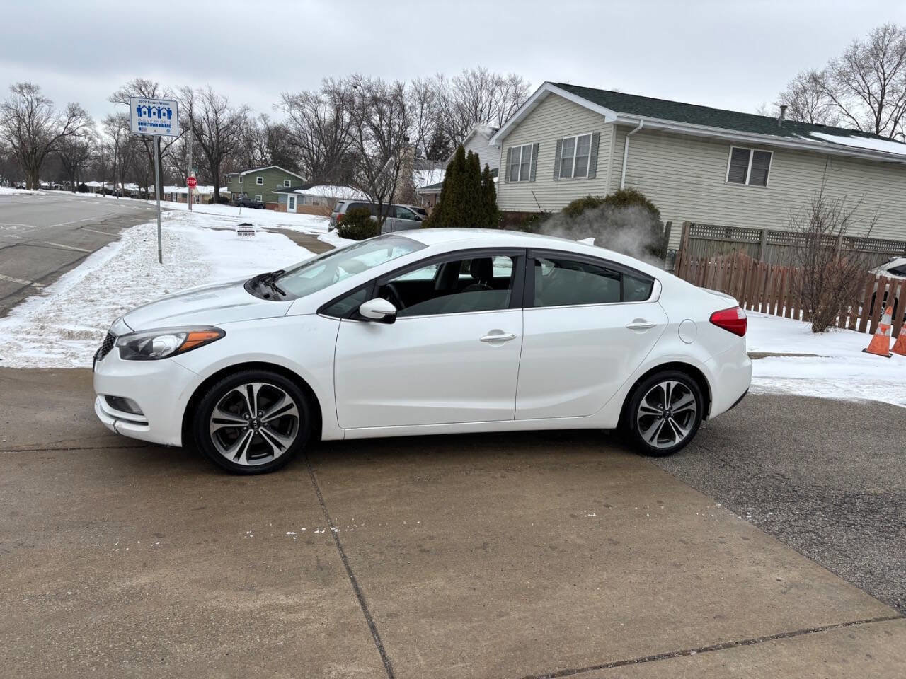 Used 2016 Kia Forte EX image 9