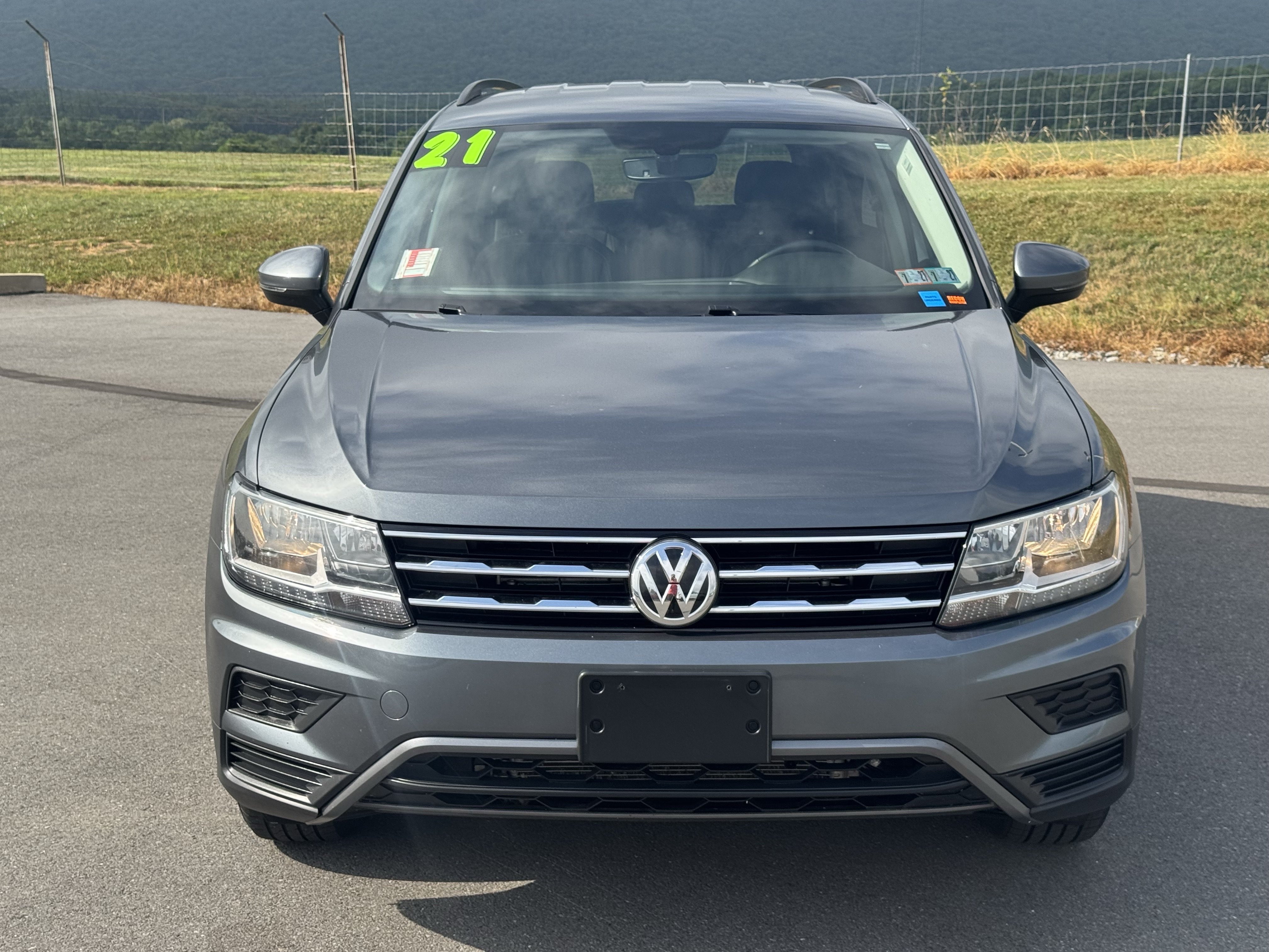 Used 2021 Volkswagen Tiguan SE AWD/4WD image 9