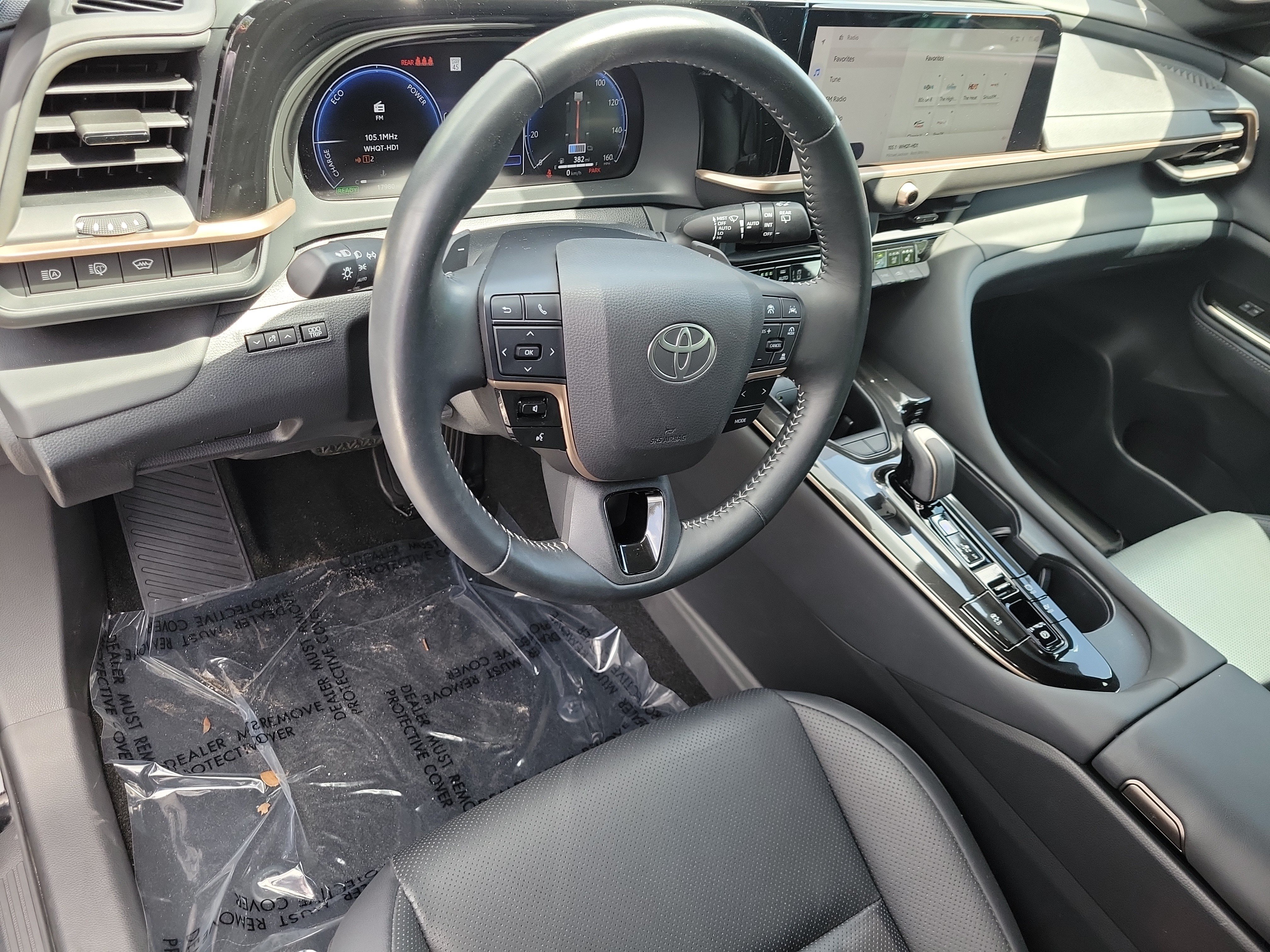 Used 2025 Toyota Crown Signia AWD/4WD image 13