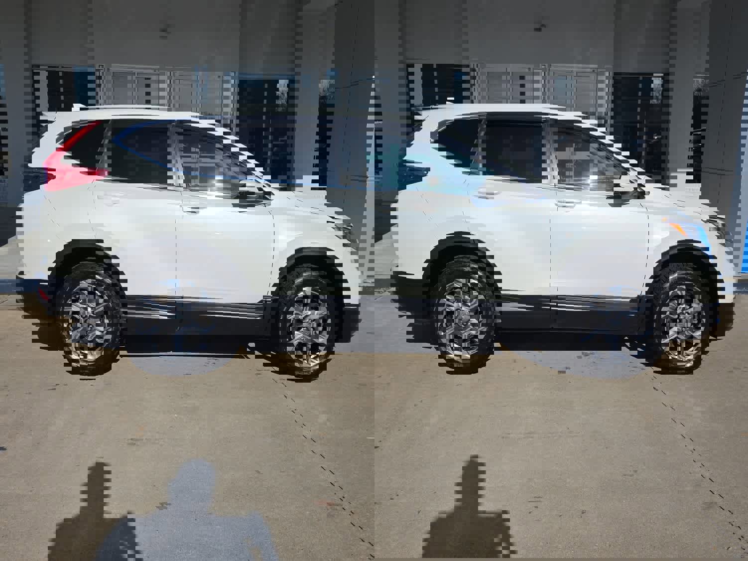 Used 2018 Honda CR-V EX image 1