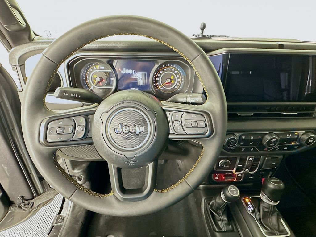 Used 2024 Jeep Gladiator Willys image 11