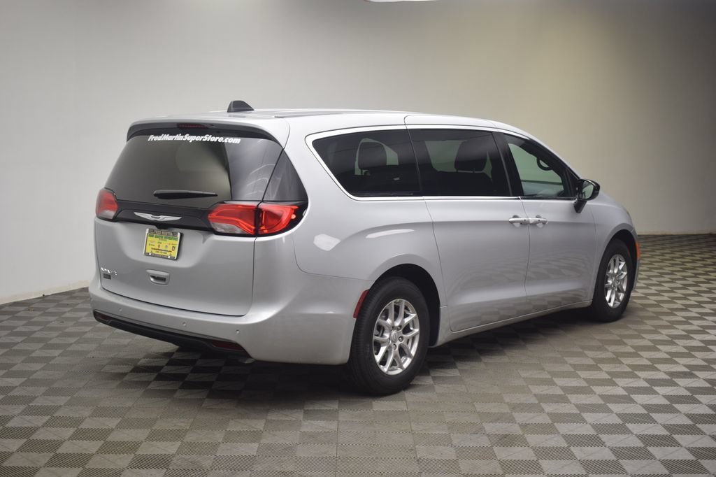 New 2026 Chrysler Voyager LX FWD image 6