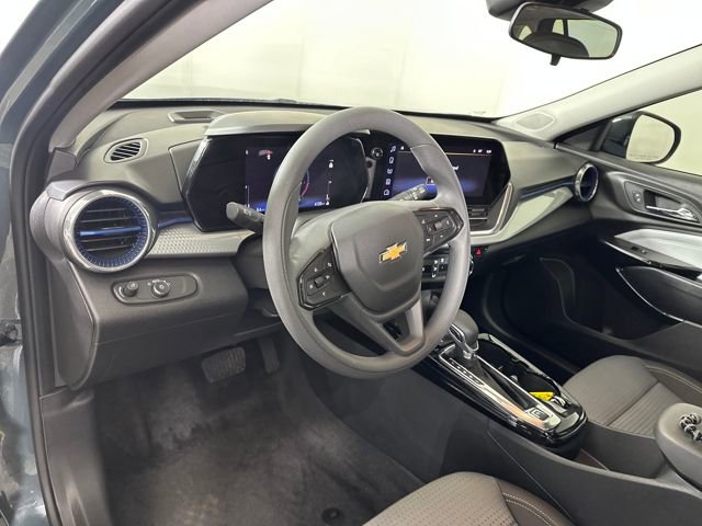 Used 2025 Chevrolet Trax LT image 13