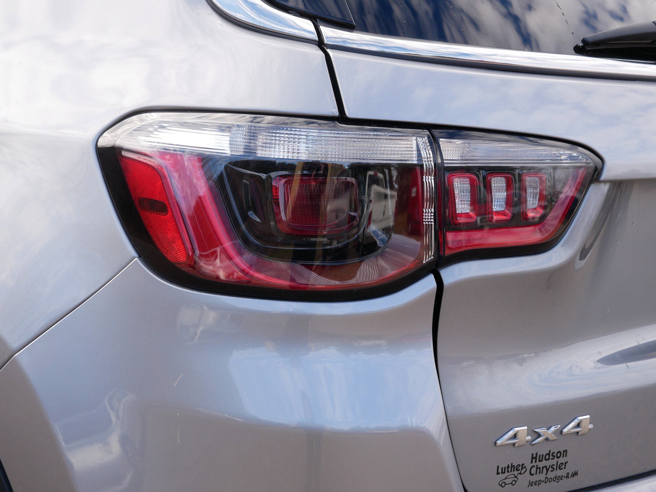 Used 2024 Jeep Compass Limited image 17