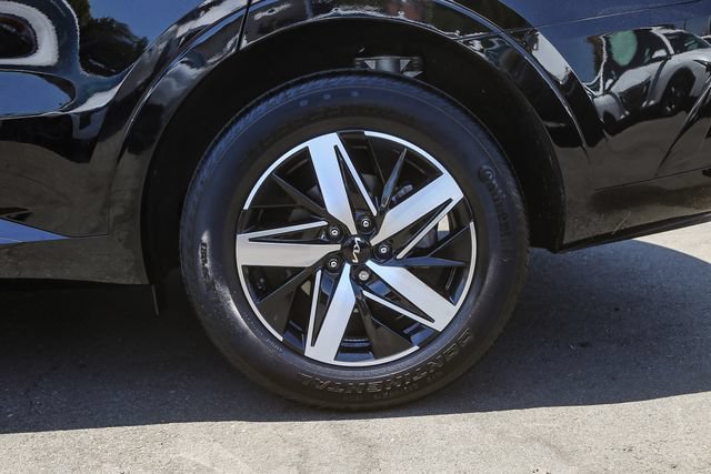 Used 2023 Kia Sorento S FWD image 11