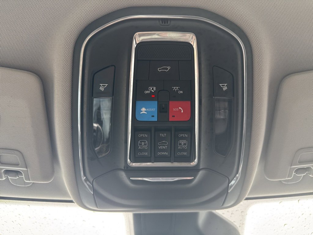 Used 2022 Jeep Grand Cherokee Limited image 21