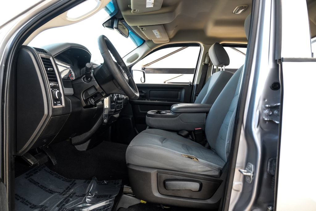 Used 2019 RAM 1500 Tradesman w/ Chrome Plus Package RWD image 3