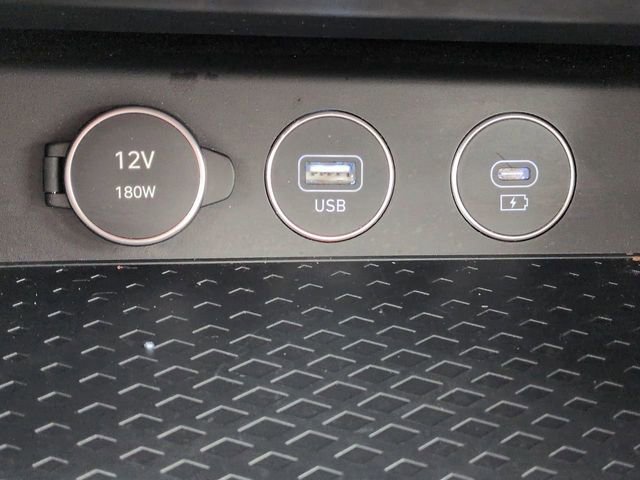 Used 2025 Genesis G70 2.5T RWD image 28