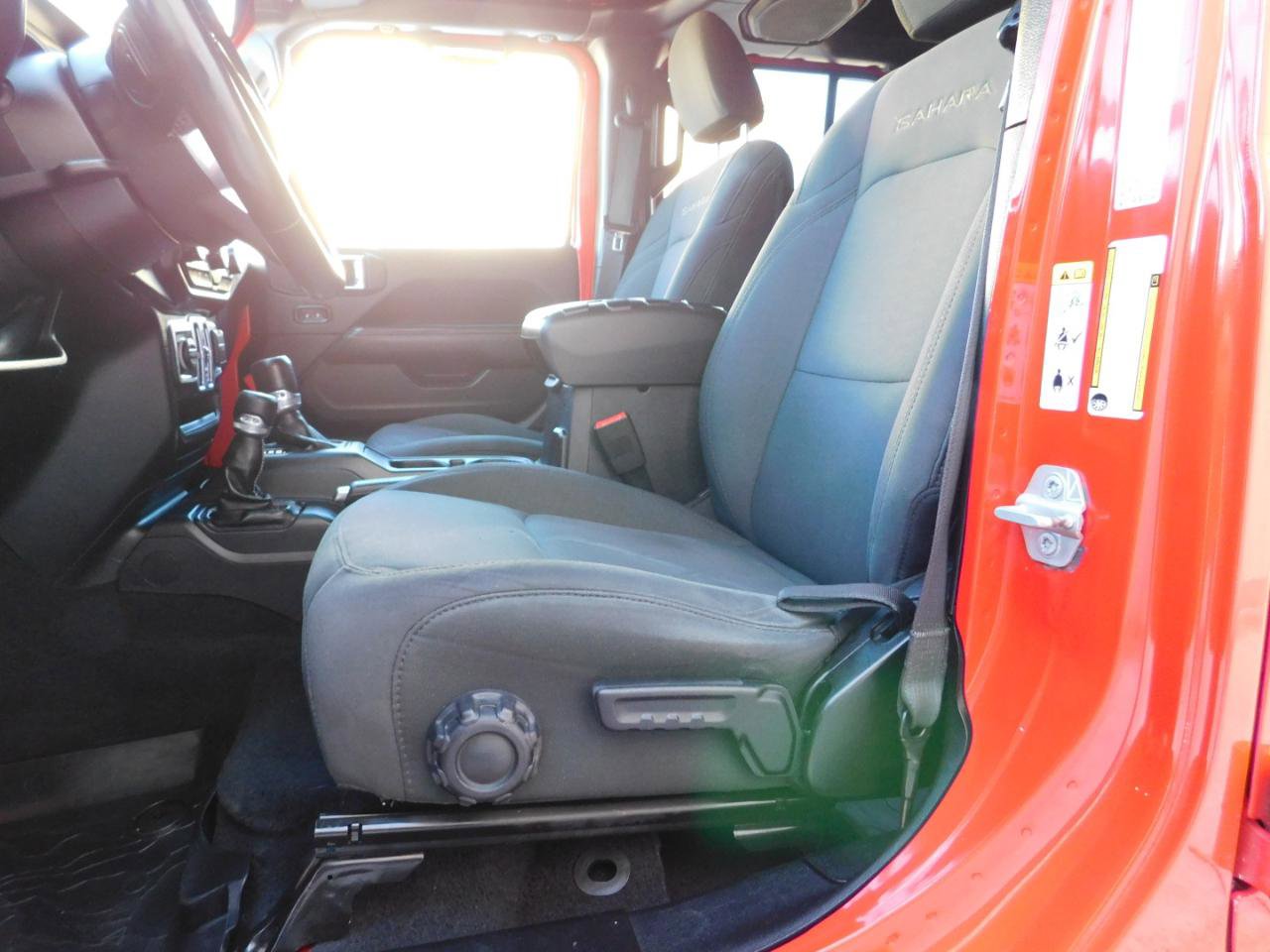 Used 2018 Jeep Wrangler Unlimited Sahara w/ Uconnect 4C Nav & Sound Group image 16