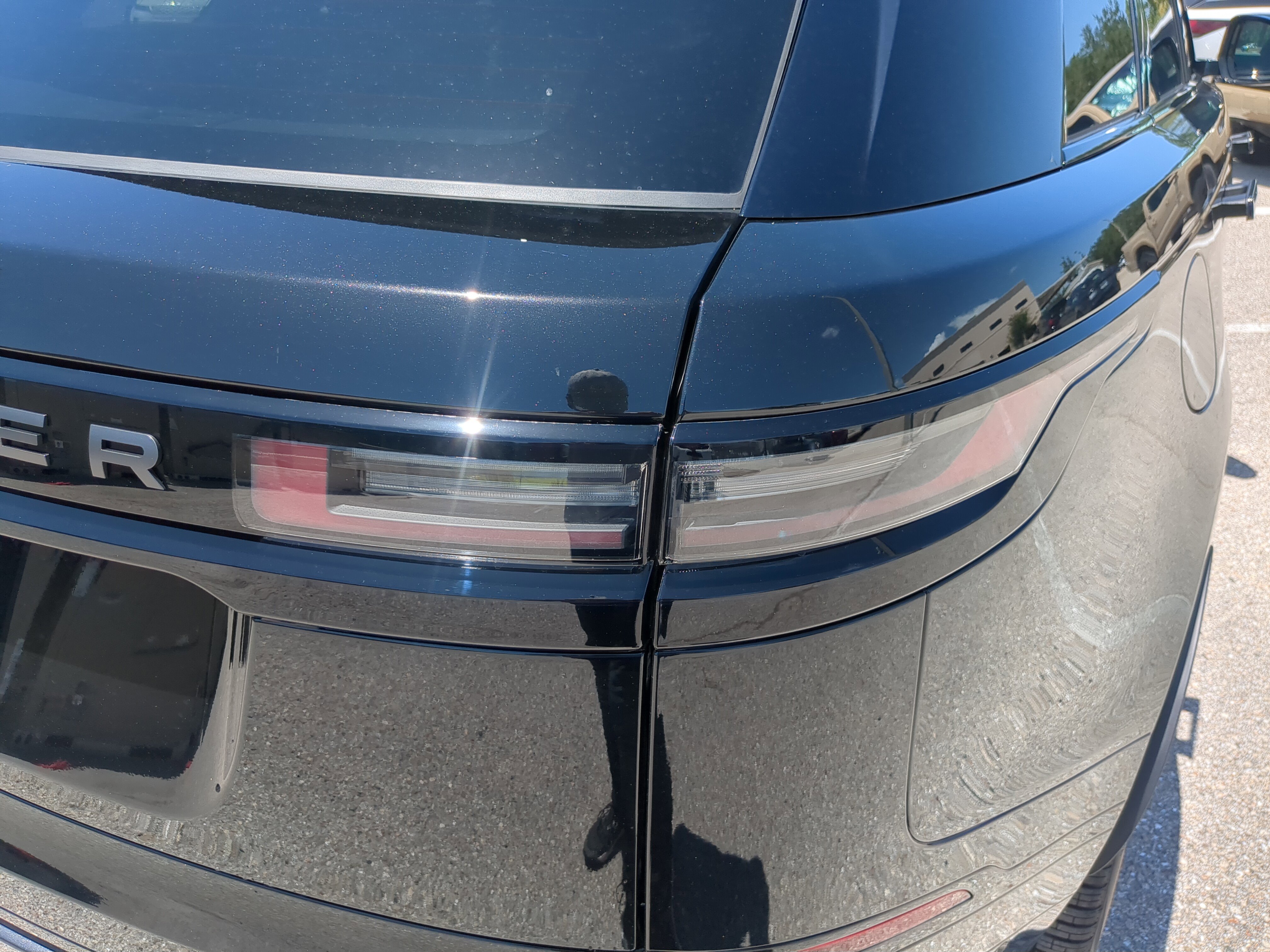 New 2026 Land Rover Range Rover Velar Dynamic SE image 10