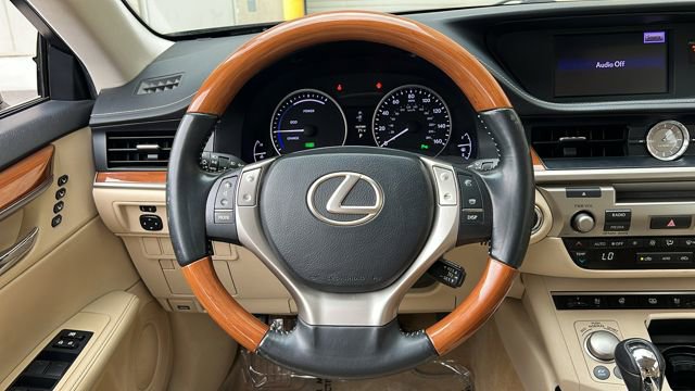 Used 2013 Lexus ES 300h image 12