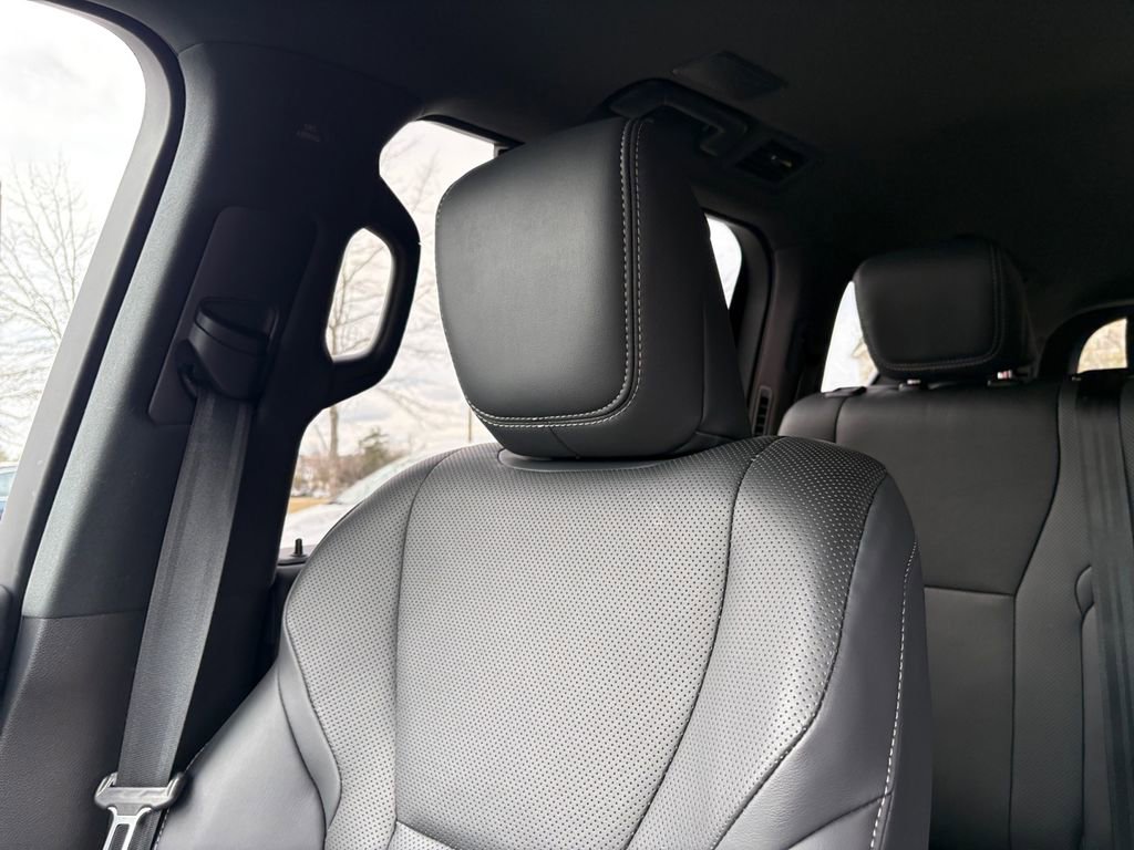 Used 2024 Lexus LX 600 4WD w/ Appearance Package image 16