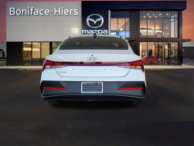 Used 2024 Hyundai Elantra SE image 29