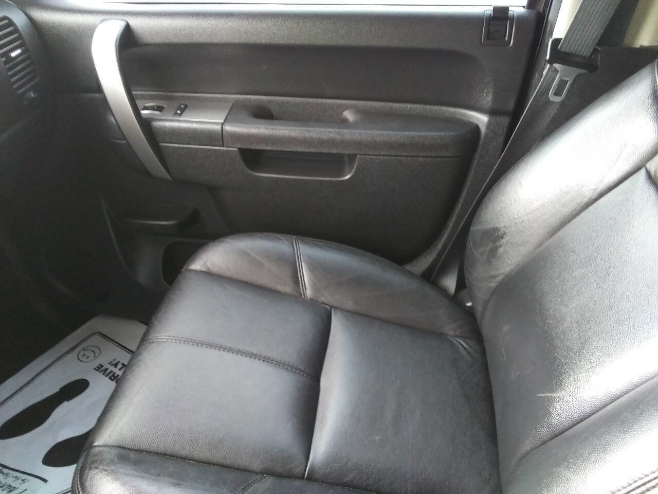 Used 2014 Chevrolet Silverado 2500 LT w/ Custom Sport Truck Package image 25