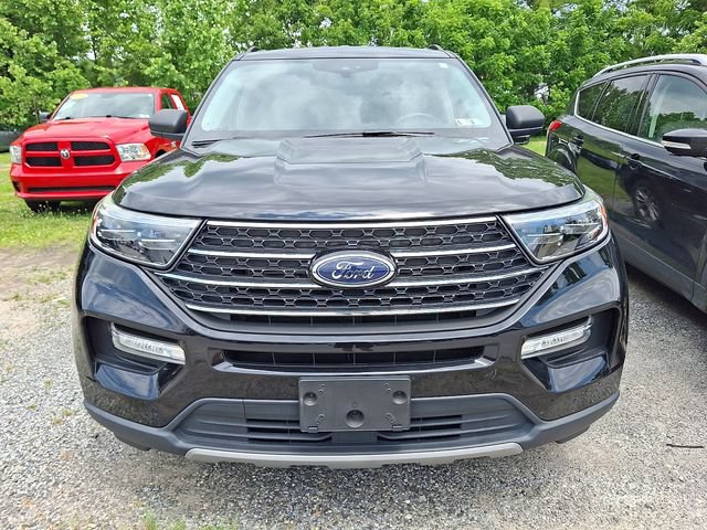Used 2021 Ford Explorer XLT w/ Equipment Group 202A AWD/4WD image 2