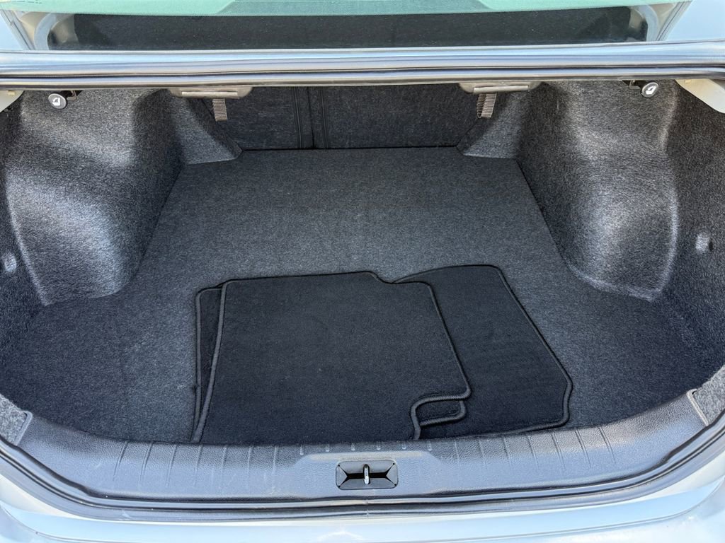 Used 2024 Nissan Altima 2.5 SV FWD image 19