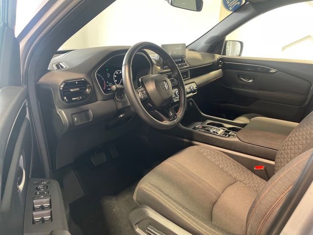 Certified 2025 Honda Pilot Sport image 6