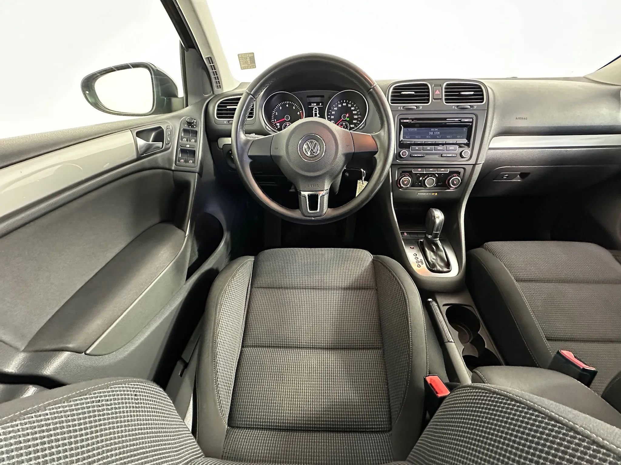 Used 2013 Volkswagen Golf 4-Door FWD image 10