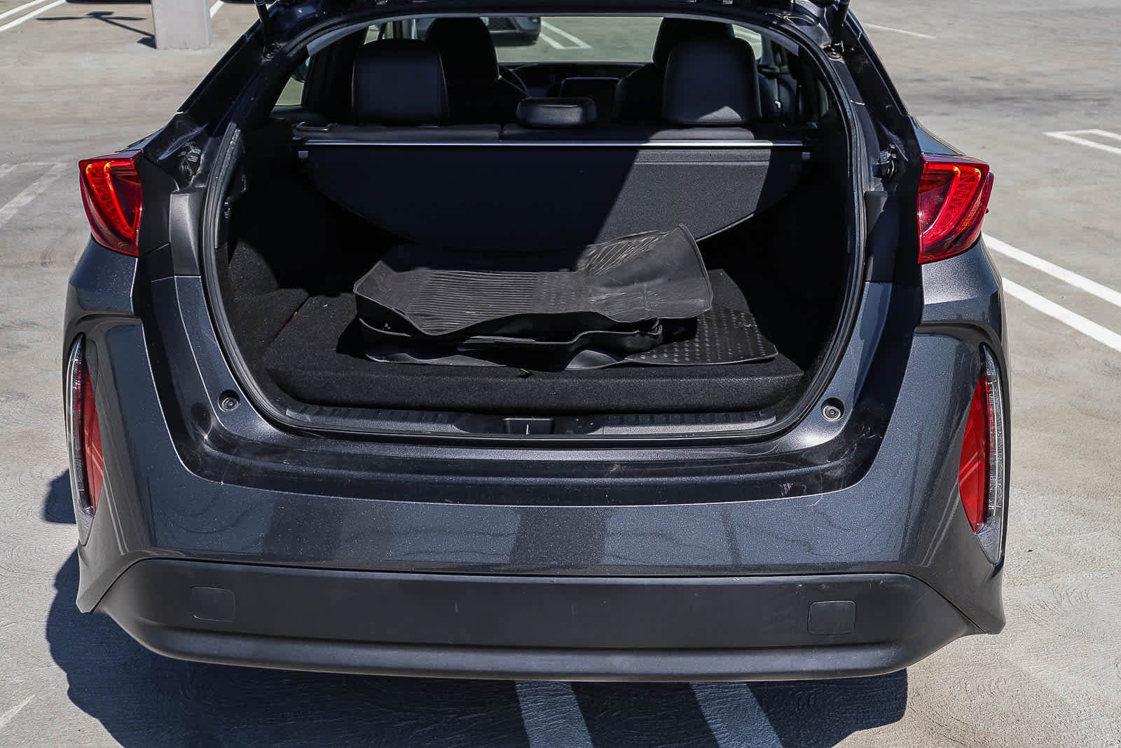 Used 2022 Toyota Prius Prime XLE image 25