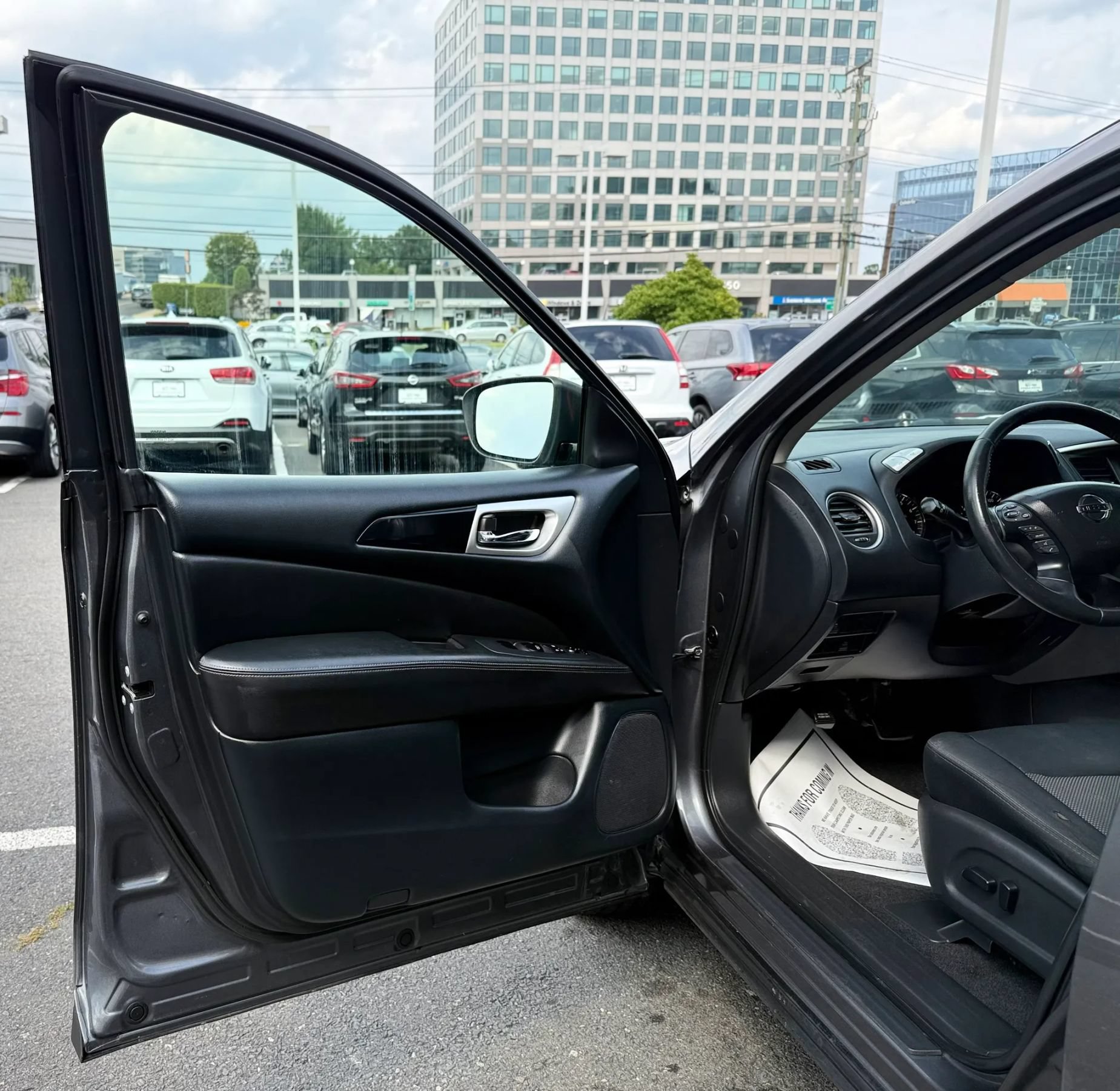 Used 2018 Nissan Pathfinder SV AWD/4WD image 9