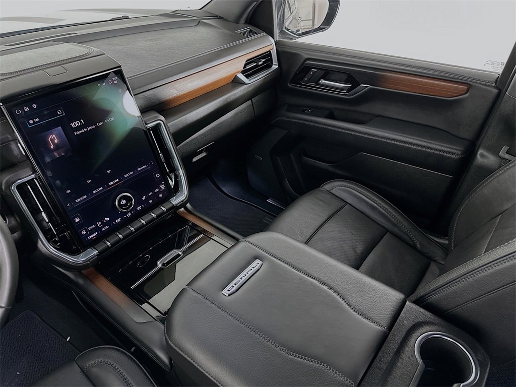 Used 2025 GMC Yukon XL Denali image 24