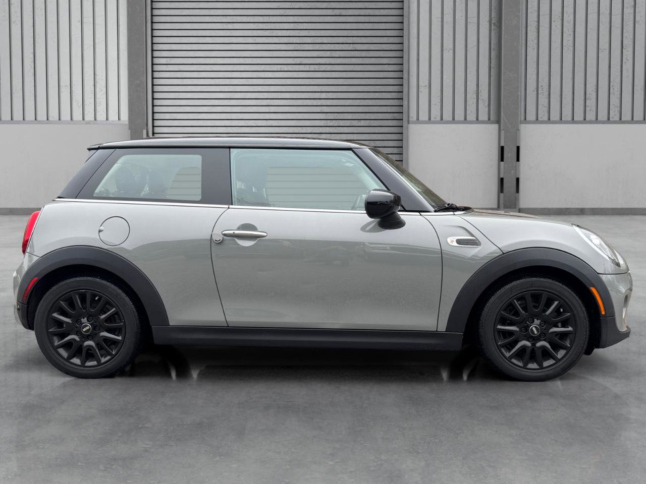 Used 2021 MINI Cooper 2-Door Hardtop w/ Storage Package image 29