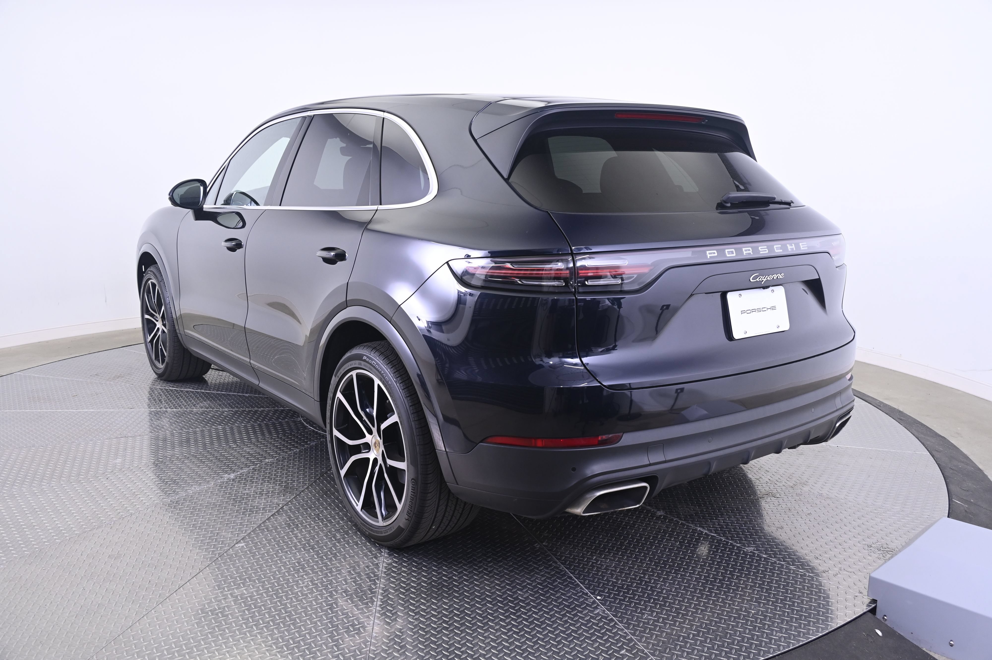 Certified 2020 Porsche Cayenne AWD/4WD image 3