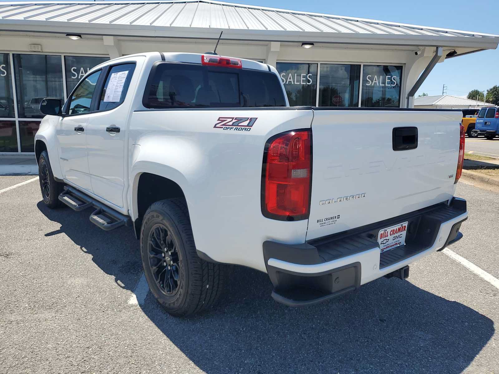 Used 2021 Chevrolet Colorado Z71 AWD/4WD image 3