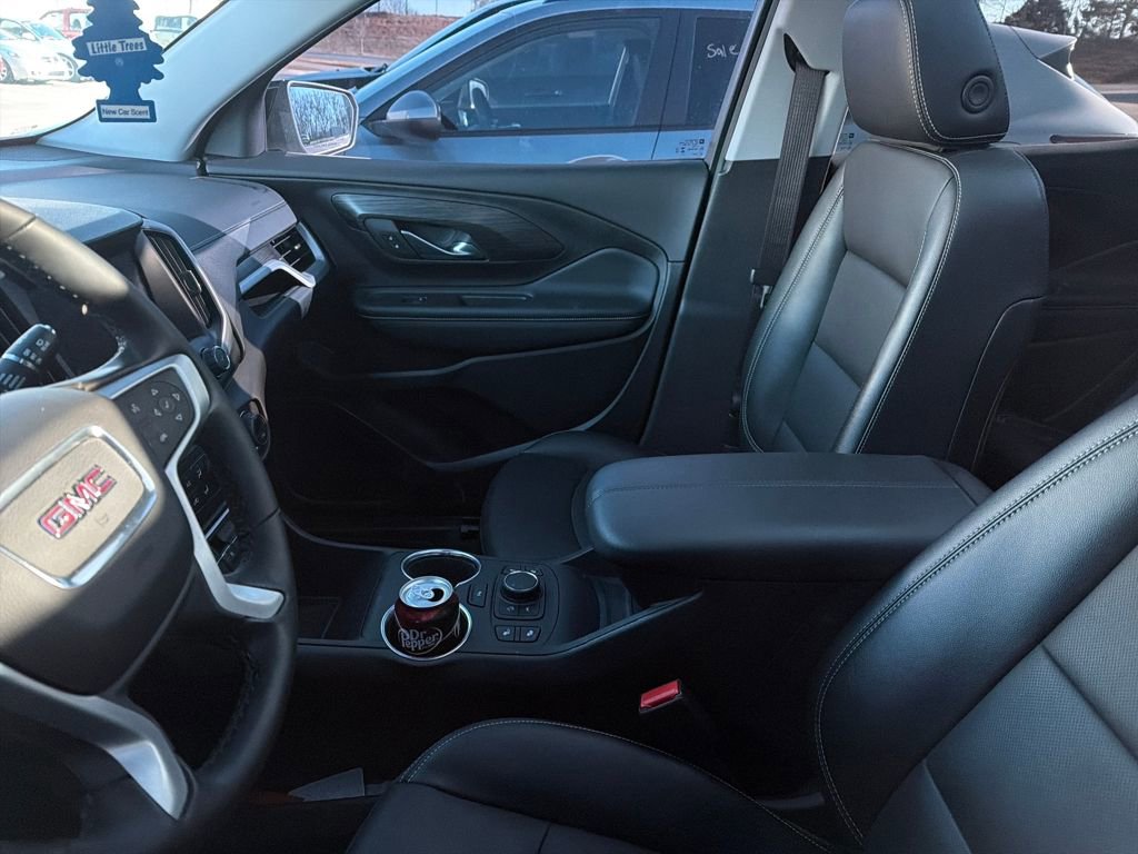 Used 2024 GMC Terrain SLT w/ Tech Package image 14