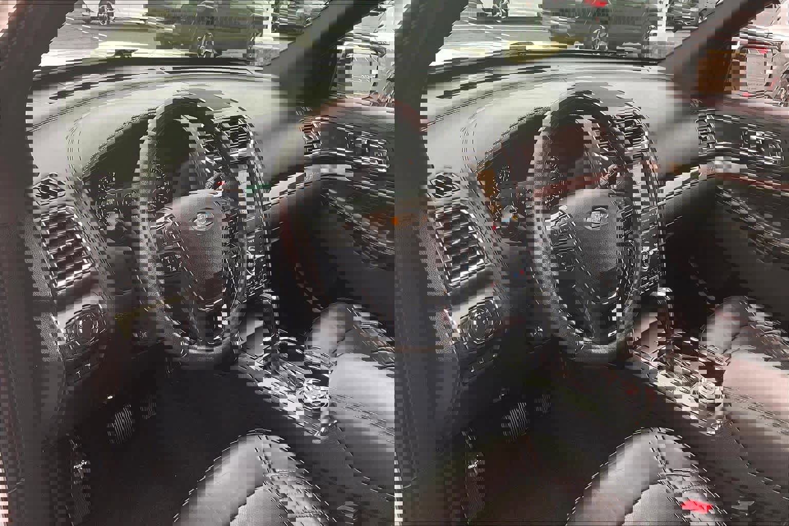 Used 2019 Ford Explorer Platinum image 15