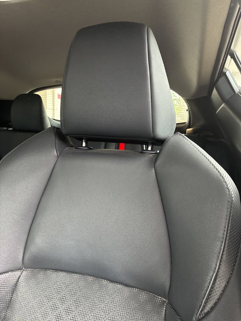 Used 2022 Toyota C-HR Limited image 5