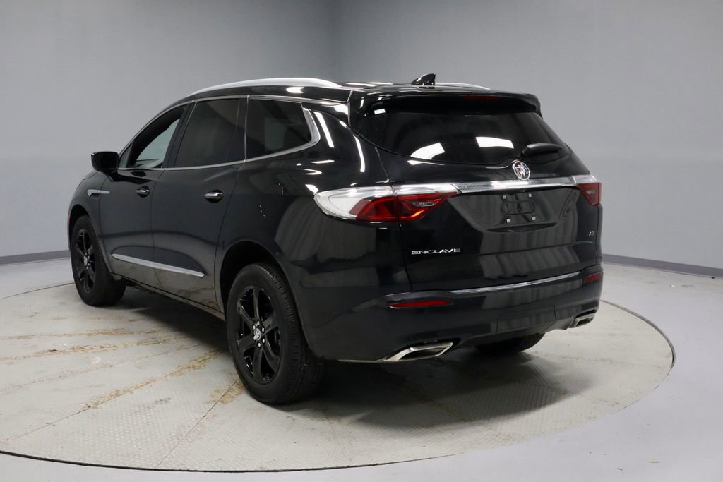 Used 2024 Buick Enclave Essence w/ Sport Touring Edition FWD image 8