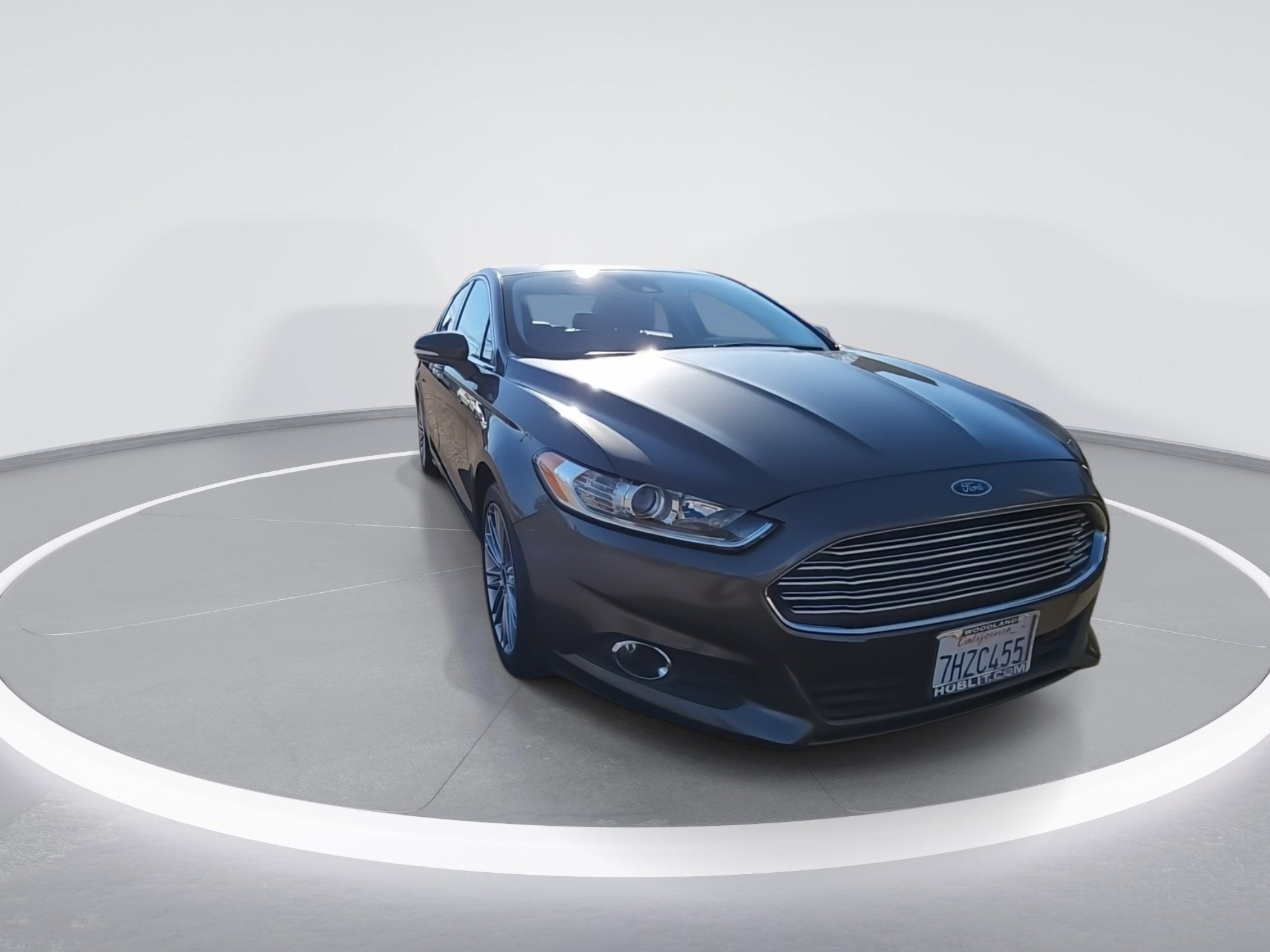 Used 2015 Ford Fusion SE w/ Equipment Group 202A image 4