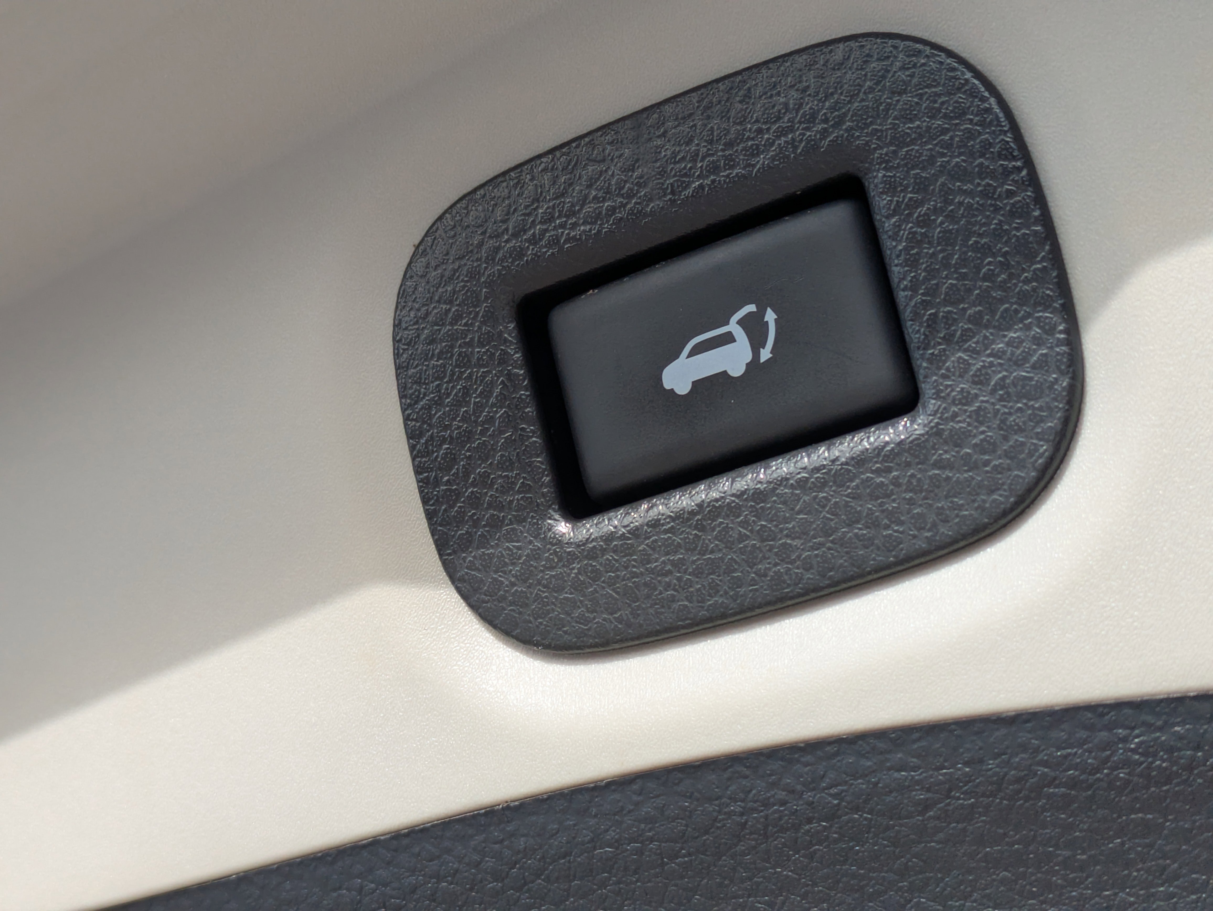 Used 2019 Nissan Rogue SV image 14