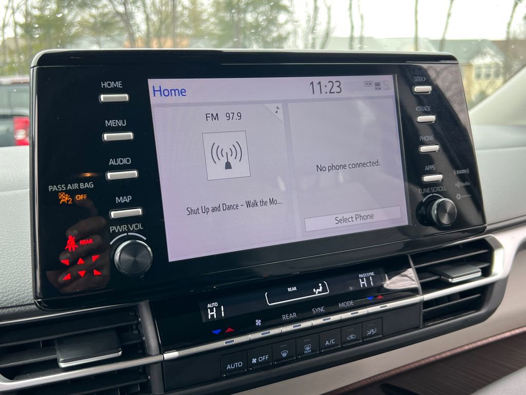 Used 2024 Toyota Sienna LE image 20