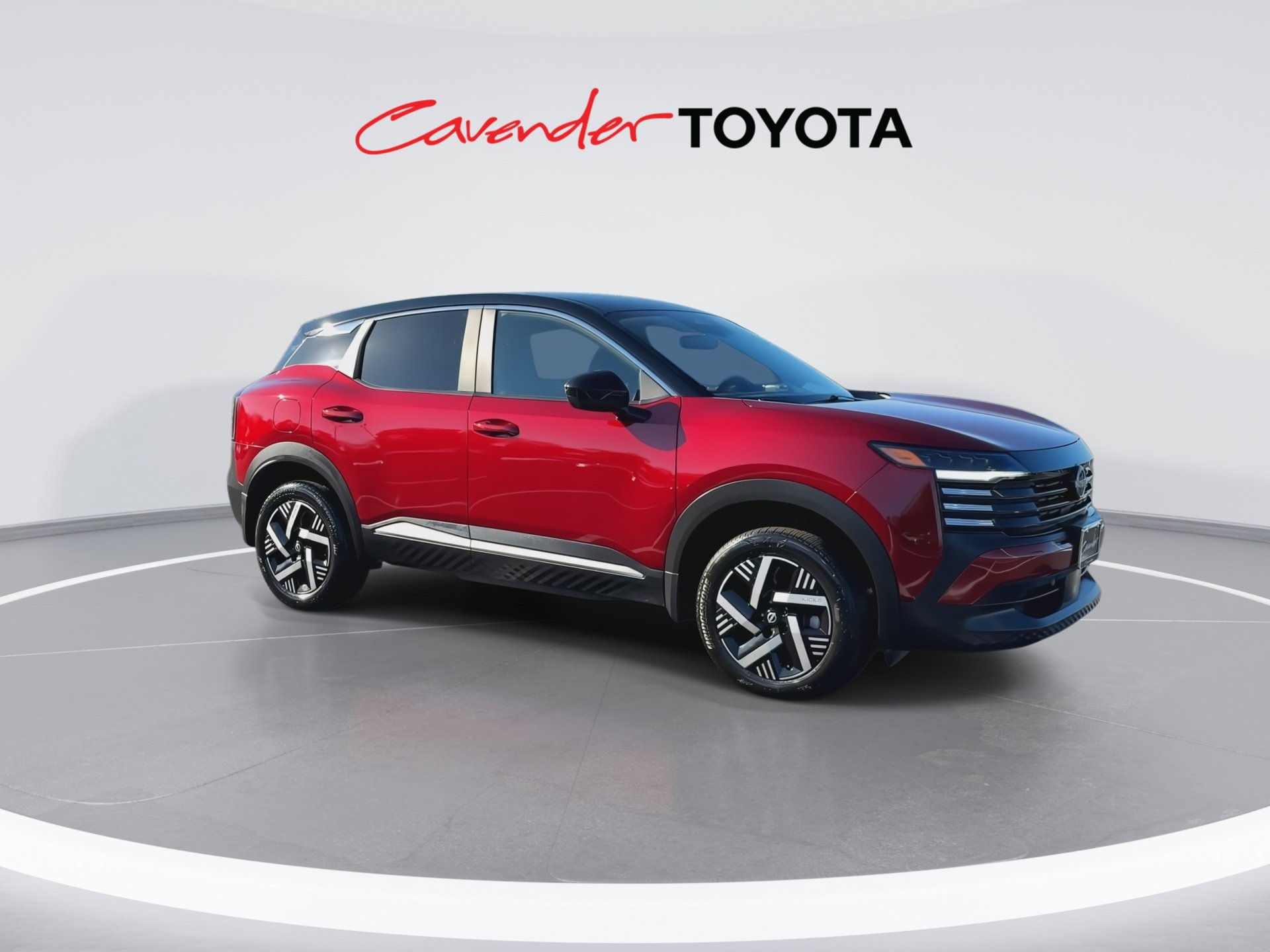 Used 2025 Nissan Kicks SV FWD image 2