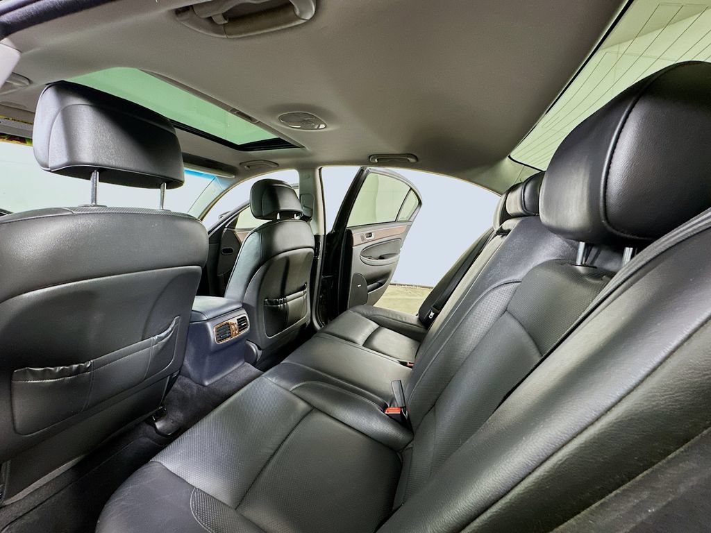 Used 2009 Hyundai Genesis 3.8 w/ Technology Pkg 4 RWD image 13