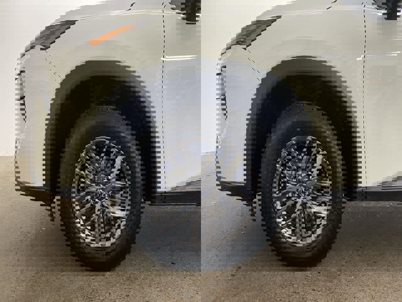 Used 2024 Nissan Rogue S image 10