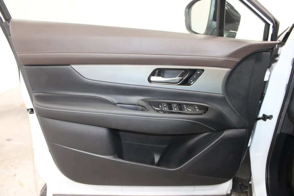 Used 2025 Nissan Murano Platinum w/ Cargo Package AWD/4WD image 28
